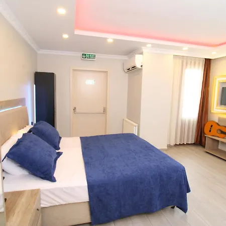 Sahra Kent Kadikoey * Istanboel